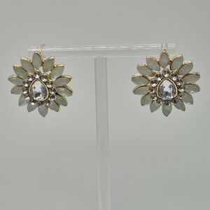Elegant Gold Tone Rhinestone FLOWER Floral Earrings. 1 Inch See Photo